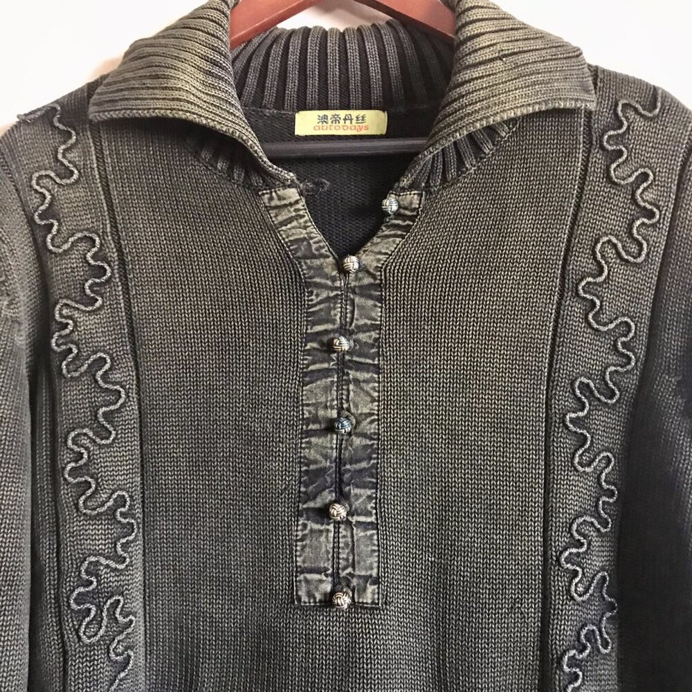 Auto Days Embroidered Green Sweater - Picture 3 of 9